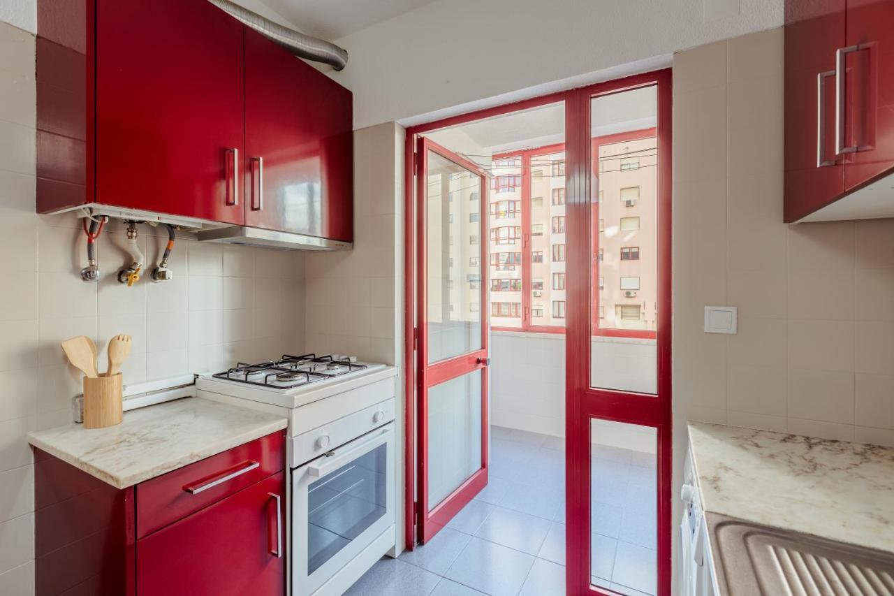 ליסבון Elegant 3 Bedroom Apt - City Centre - Garage - Metro מראה חיצוני תמונה